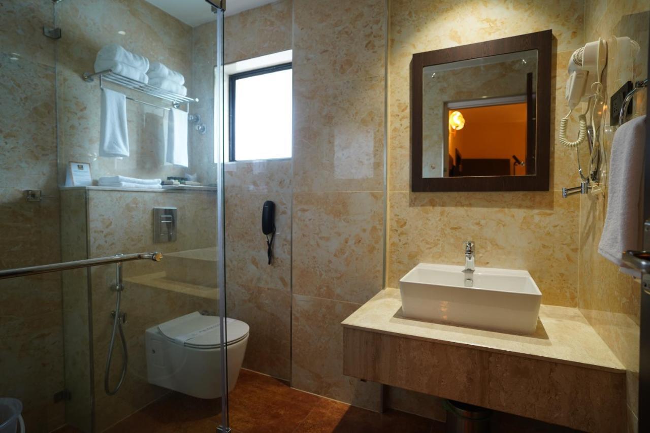 ホテルNeyyar Residency Neyyattinkara エクステリア 写真