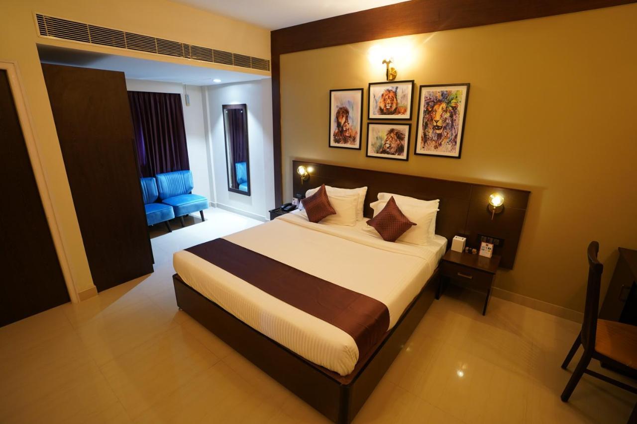 ホテルNeyyar Residency Neyyattinkara エクステリア 写真