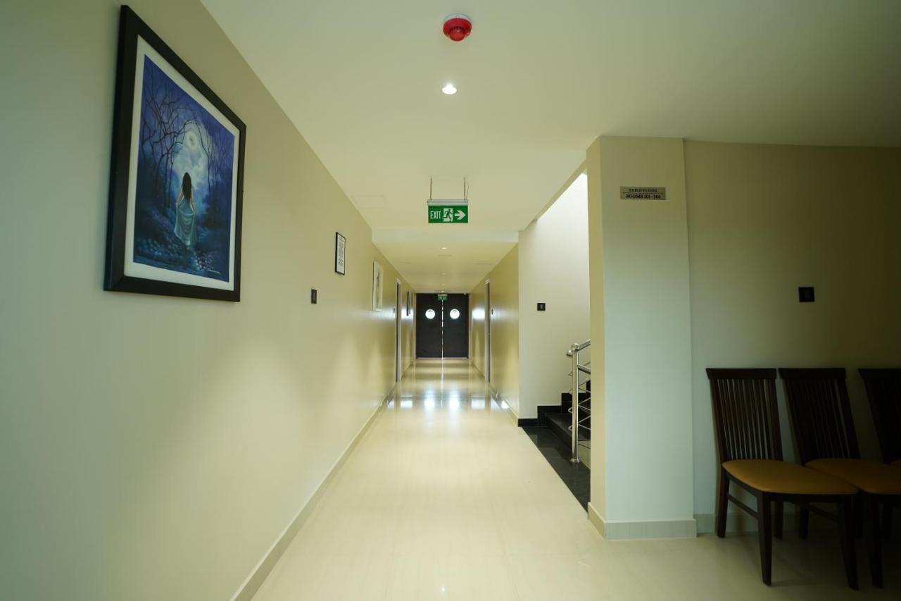 ホテルNeyyar Residency Neyyattinkara エクステリア 写真